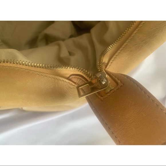 FLASH SALE limited time
Celine Paris Oversized Beige Tote - Authentic - Picture 6 of 13